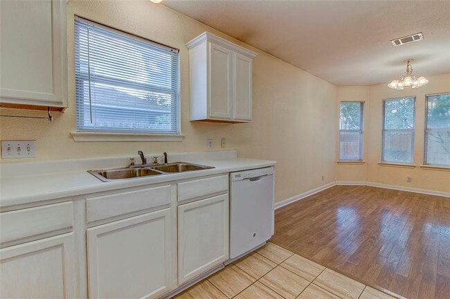 Building Photo - 109 Azalea Dr