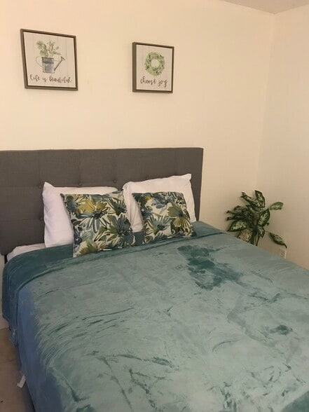 Guest Bedroom - 19700 SW 103rd Ct