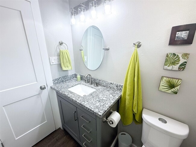 Building Photo - 307 Bellmar Ln