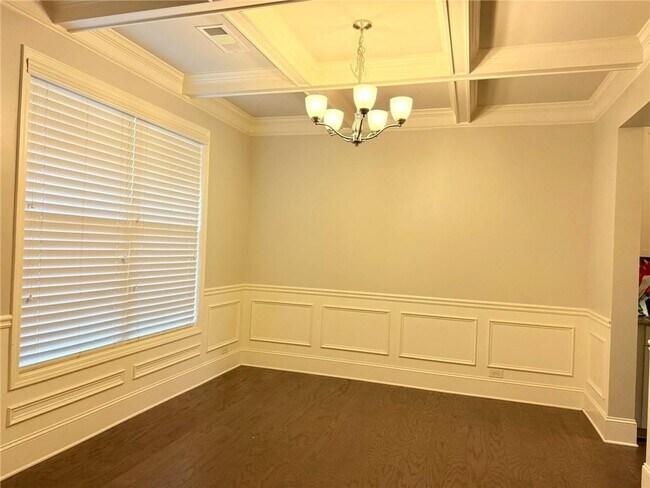 Building Photo - 4230 Miramount Overlook
