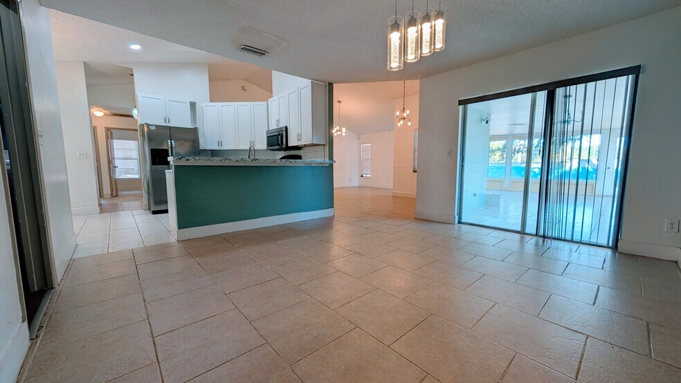 Building Photo - 12020 Fruitwood Dr