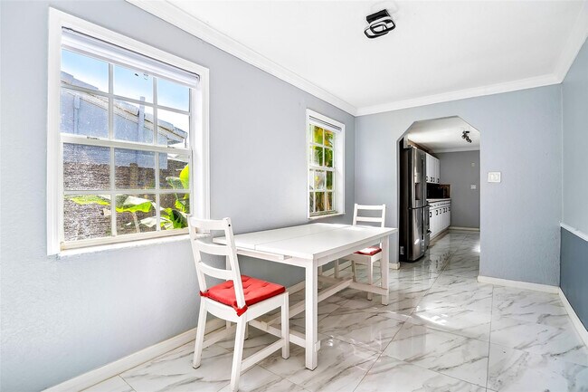 Building Photo - 2508 Arthur St