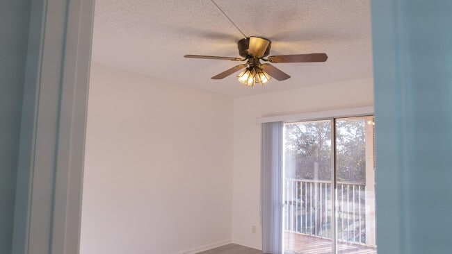 Building Photo - 400 SW 134th Way