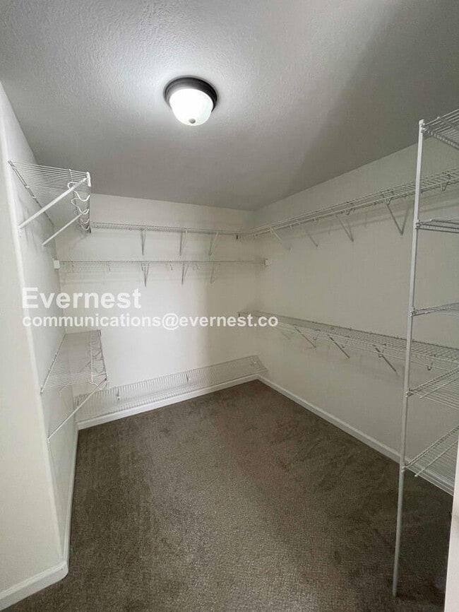 Building Photo - 3393 Wiser Dr