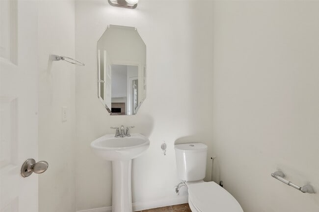 Building Photo - 20515 Bandrock Terrace