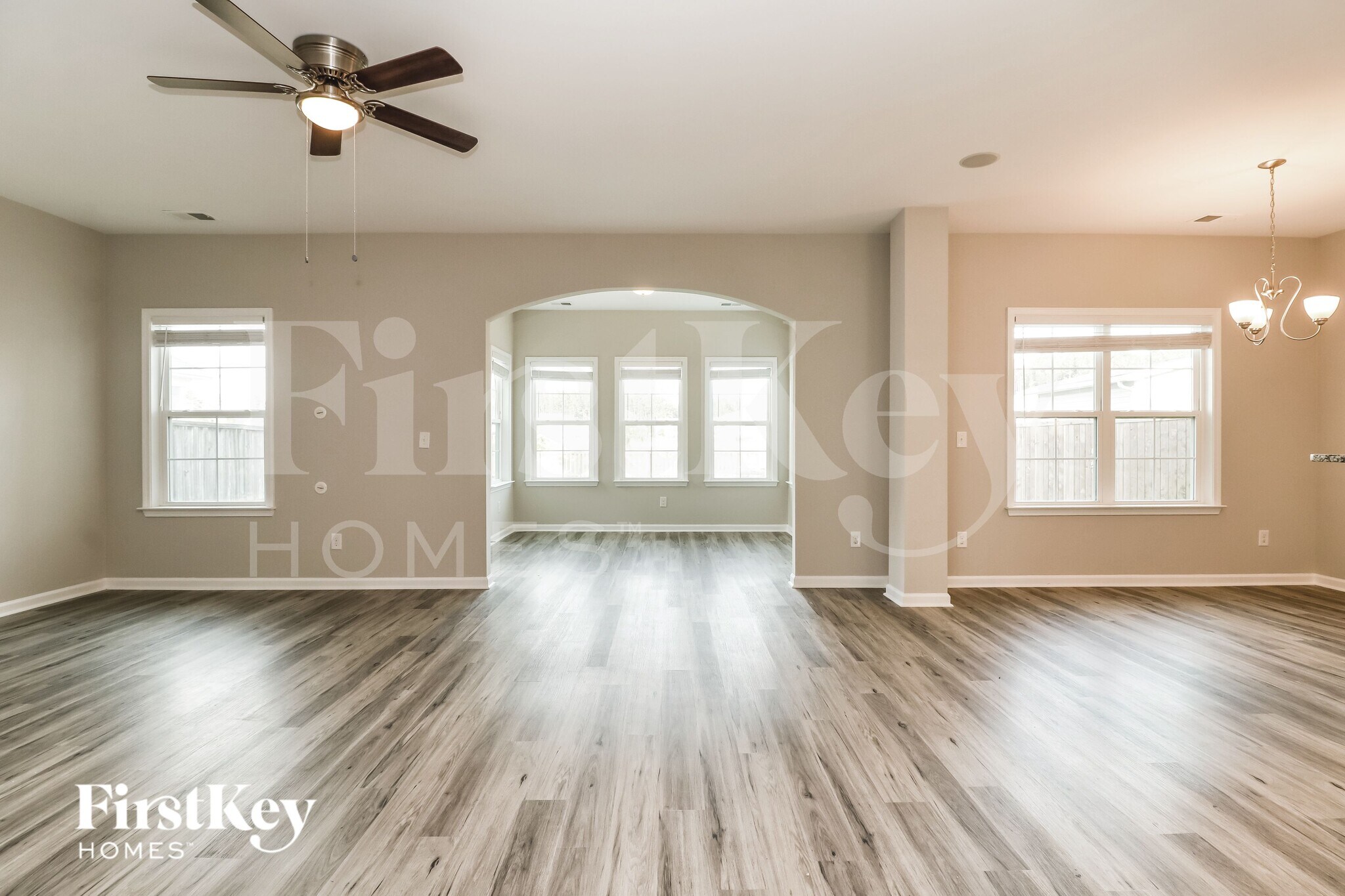 Building Photo - 244 Saxony Loop