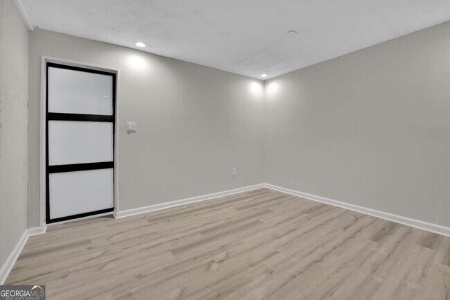 Building Photo - 2781 Jen Chris Dr