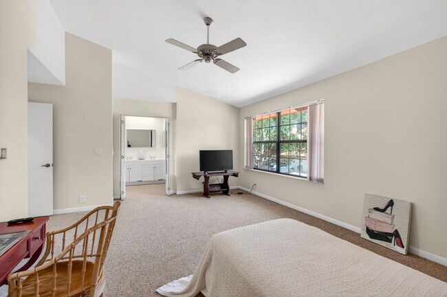 Building Photo - 7865 La Mirada Dr
