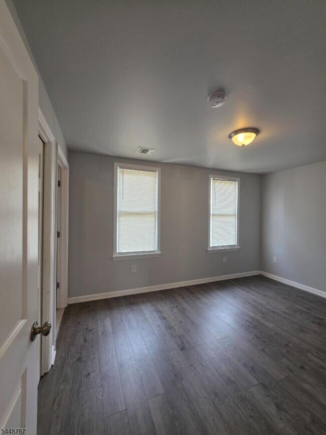 Building Photo - 503 S 20th St