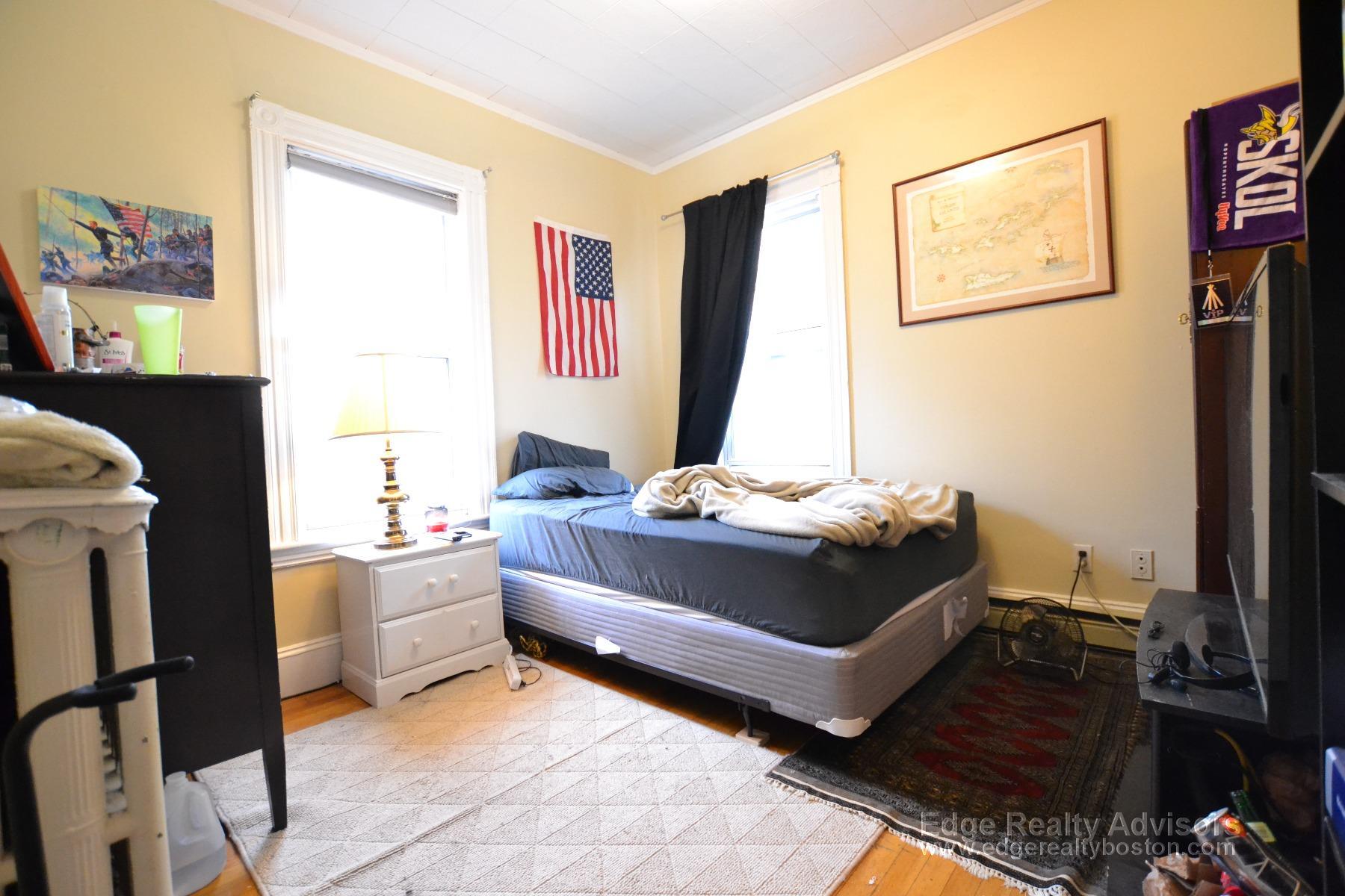 Building Photo - 25 Bennett St