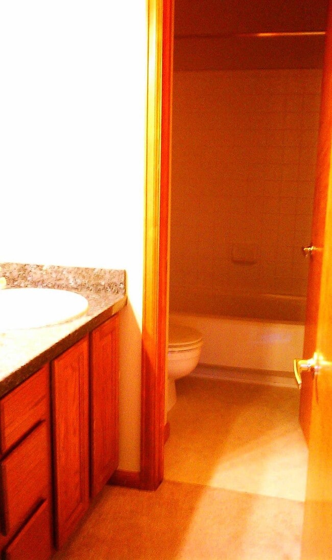 Building Photo - 4-Bedroom Ryland Home in Lafayette - (24CA)