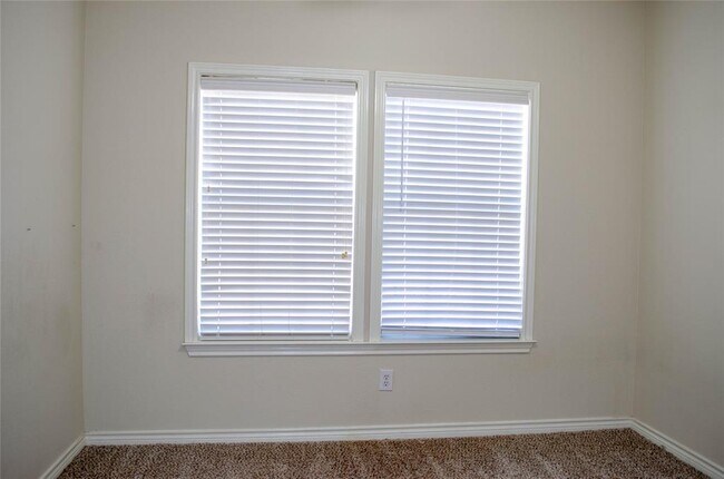 Building Photo - 120 Fred Couples Dr