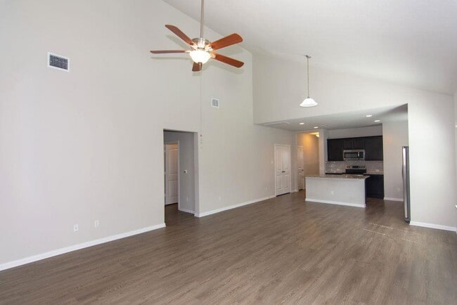 Building Photo - 649 Donegal Ln