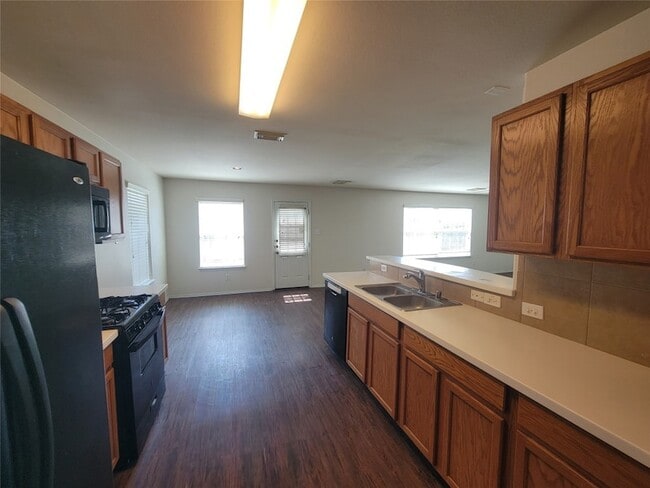 Building Photo - 2410 Lakecrest Village Ct