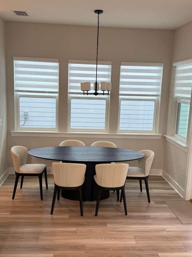 Building Photo - 11023 Cosmic Wy