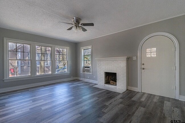 Building Photo - Charming 2 Bed, 1 Bath Home Near Downtown Tyler!