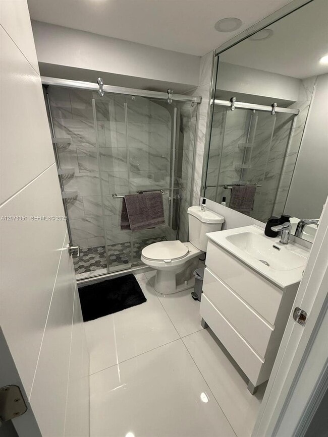 Building Photo - 3111 N Ocean Dr