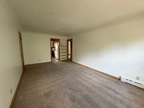 Building Photo - 644 Sherwood Ave