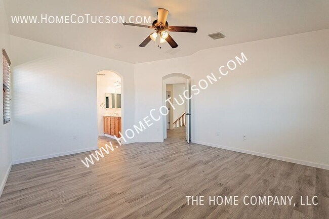 Building Photo - 6645 E Gehrig Ln