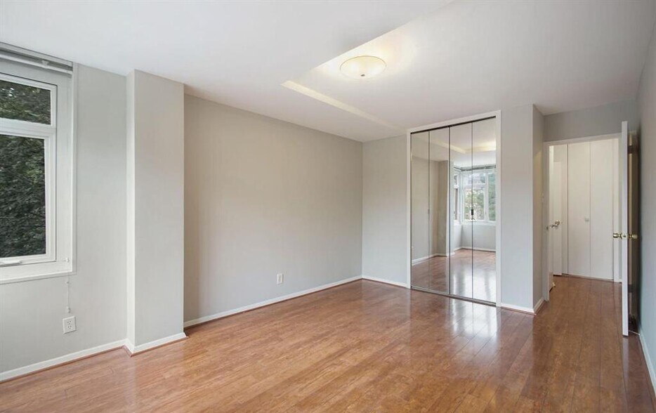 Building Photo - 1545 18th St NW