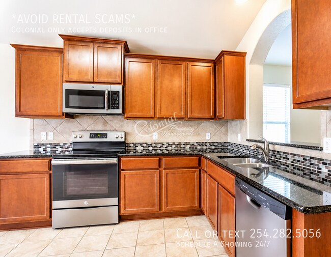 Building Photo - 5819 Ambrose Cir