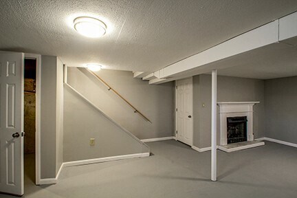 Building Photo - Completely Renovated 3 Bedroom 2 Bathroom ...
