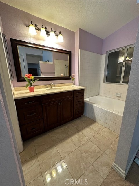 Building Photo - 20811 E Cliffside Ln