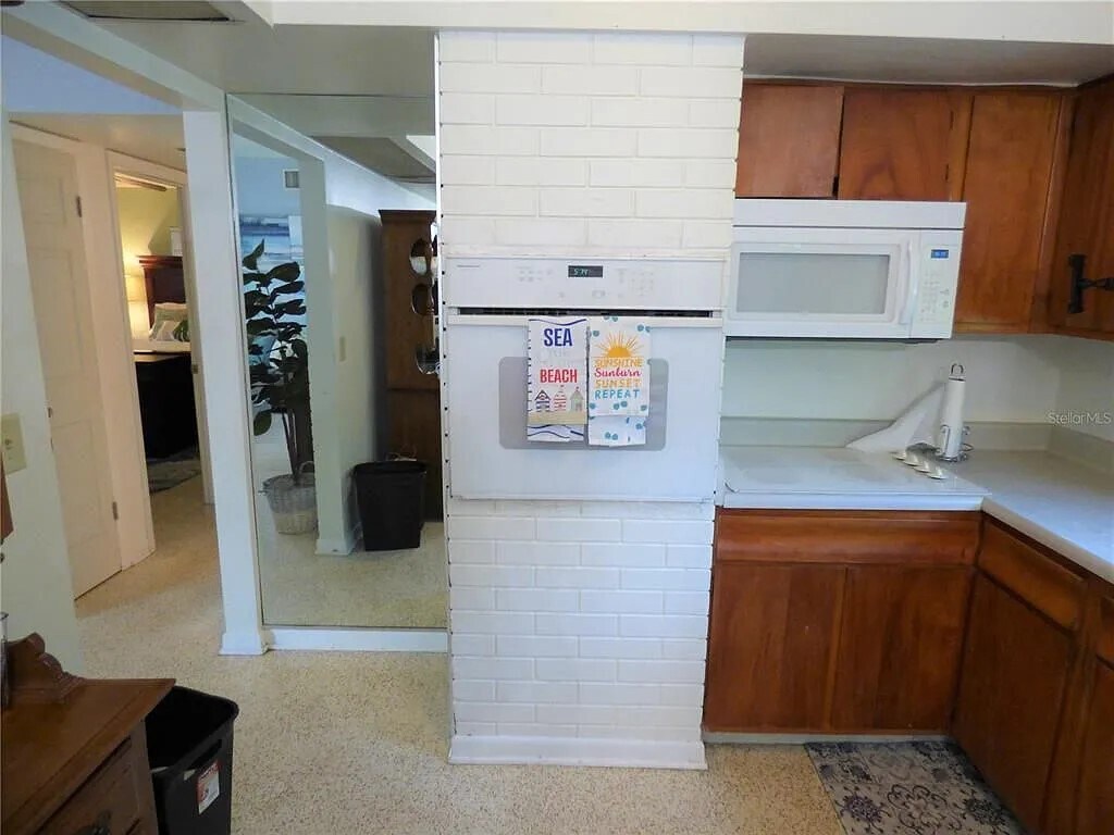 Building Photo - 1048 Mary Jane Ln