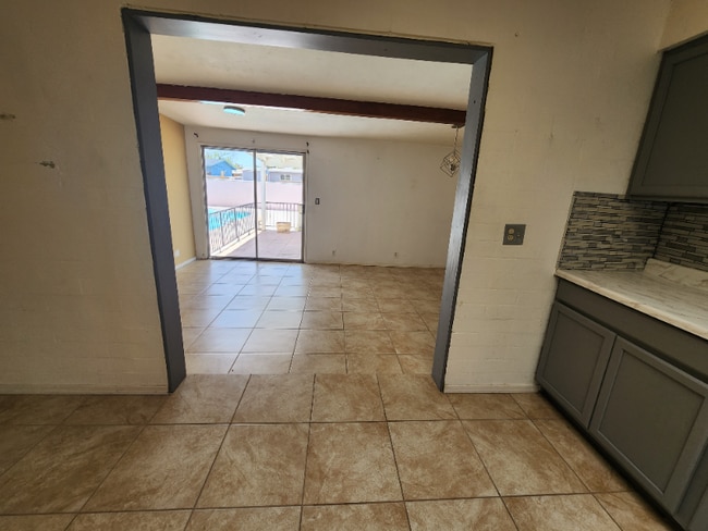Building Photo - 6816 E Nelson Dr