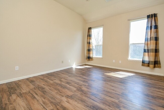 Building Photo - 4310 S Vineyard Mdw Ln