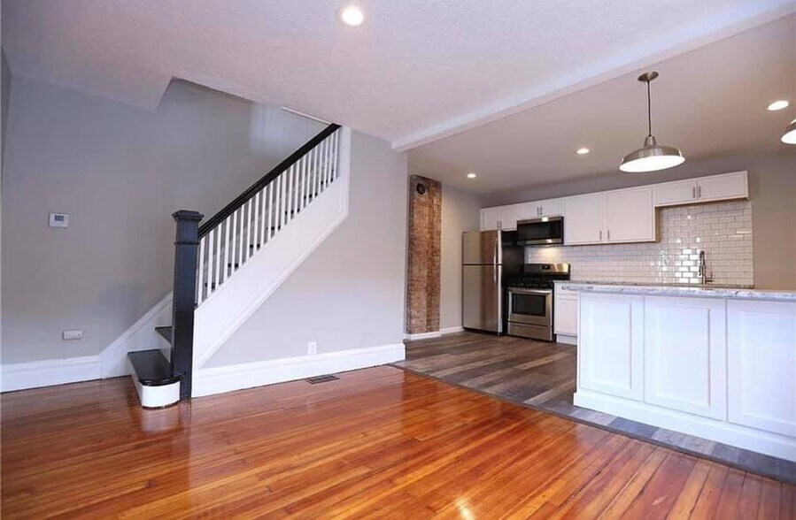 Building Photo - 1 Stebbins St