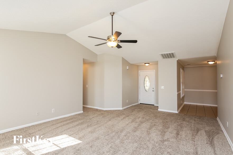 Building Photo - 2099 Morning Dew Pl