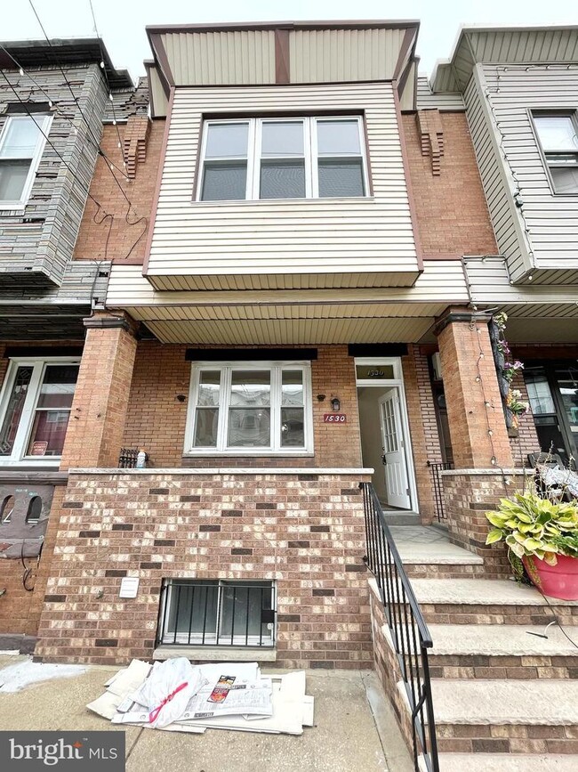 Building Photo - 1530 S 28th St