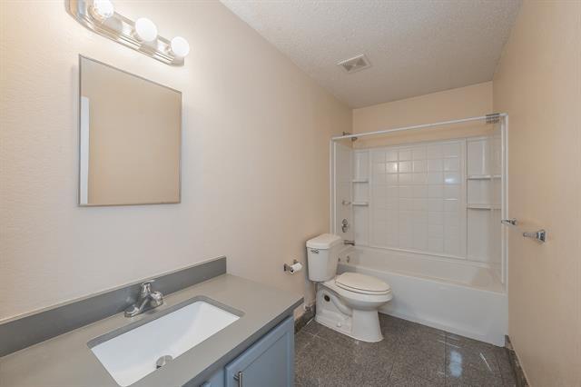 Building Photo - 2032 Hopi Trail