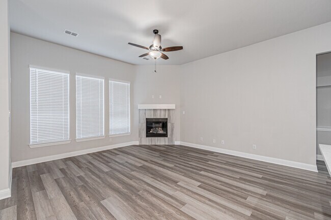 Building Photo - 3231 Tobias Ln