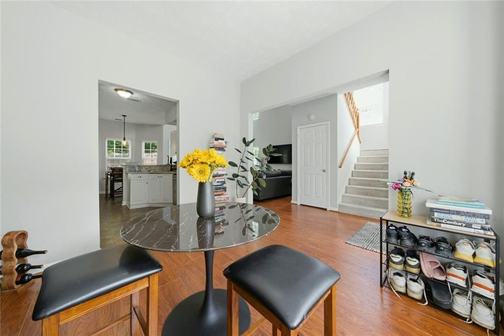 Building Photo - 983 Aspen Dr