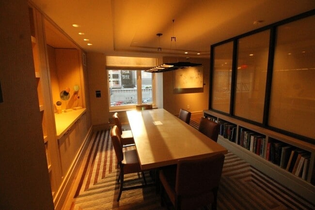 Building Photo - 100 Lovejoy Pl