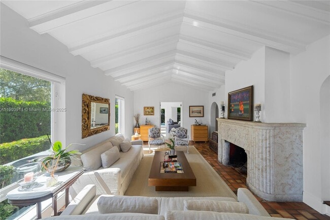 Building Photo - 1281 S Venetian Way