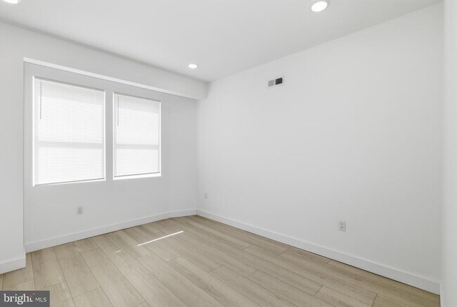 Building Photo - 1007 W Orleans St