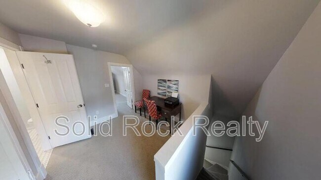 Building Photo - 1016 N Corona St