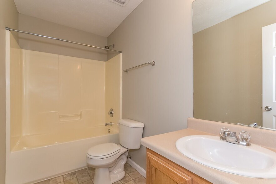 Building Photo - 465 Cathedral Dr