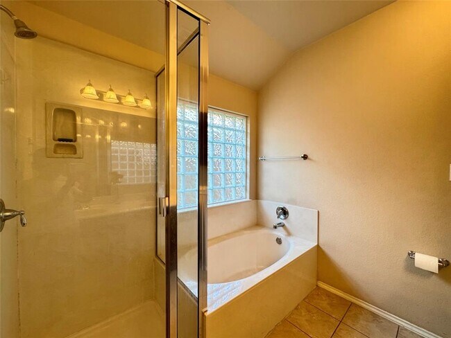 Building Photo - 8629 White Ibis Dr