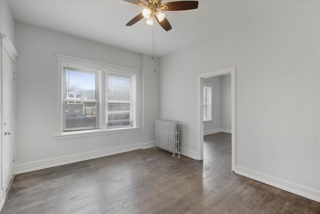 Building Photo - 2552 N Kildare Ave