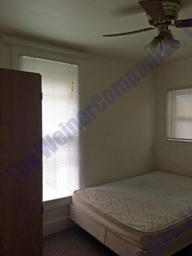 Building Photo - Sublease available this July!
