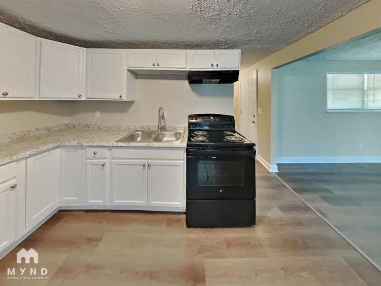 Building Photo - 809 Brian Ln