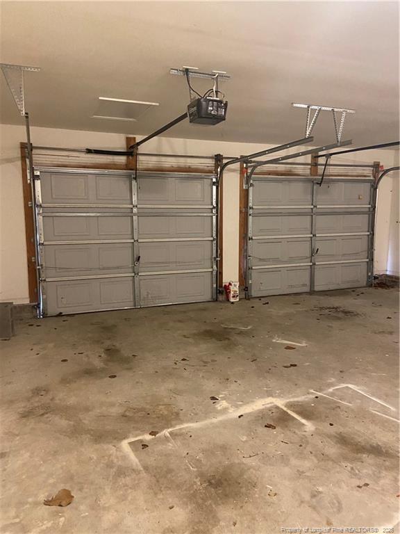 Building Photo - 50 Breezewood Dr