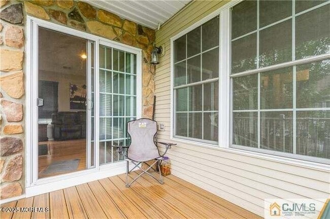 Building Photo - 115 Chariot Ct