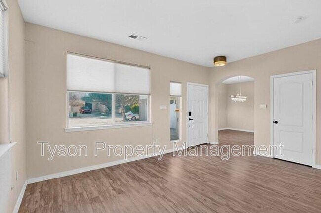 Building Photo - 8523 Waterford Pl NE