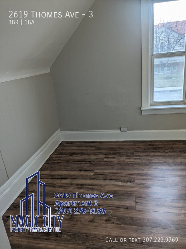 Building Photo - 2619 Thomes Ave