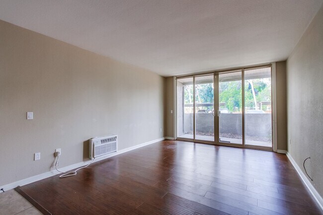 Building Photo - 1350 N Escondido Blvd